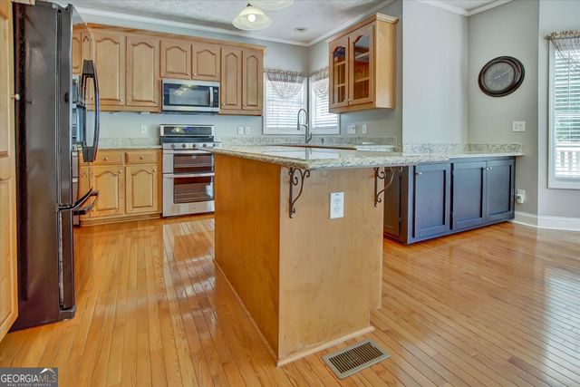 190 Baywatch Circle, Fayetteville, GA 30215