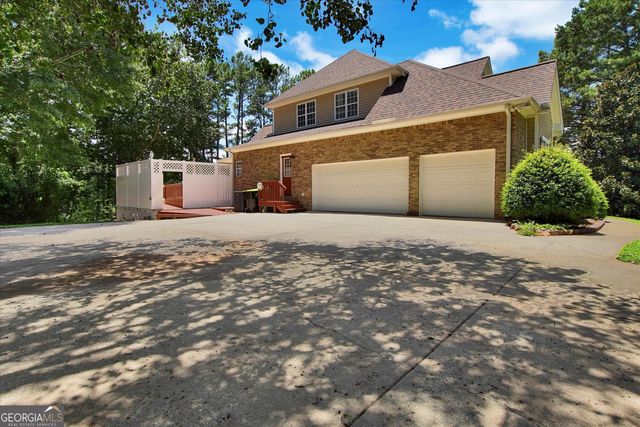 190 Baywatch Circle, Fayetteville, GA 30215