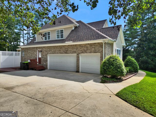 190 Baywatch Circle, Fayetteville, GA 30215