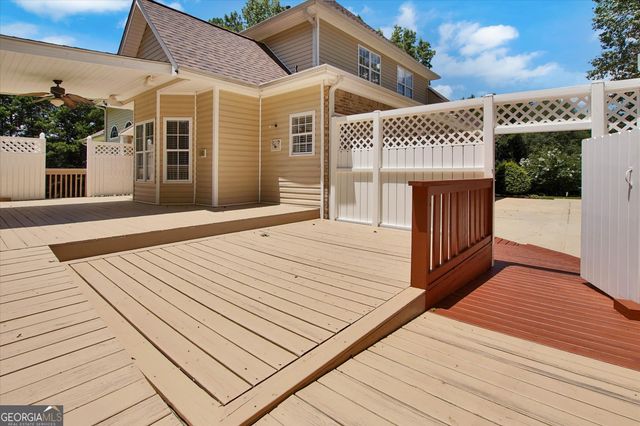 190 Baywatch Circle, Fayetteville, GA 30215