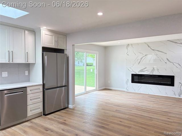 23658 Valley Starr, Novi, MI 48375