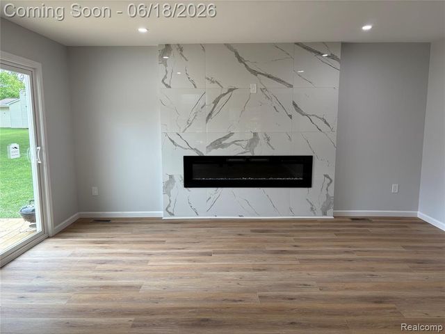 23658 Valley Starr, Novi, MI 48375
