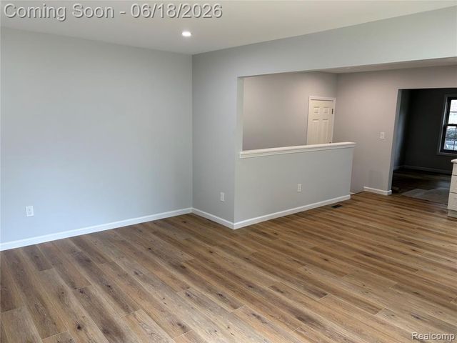 23658 Valley Starr, Novi, MI 48375
