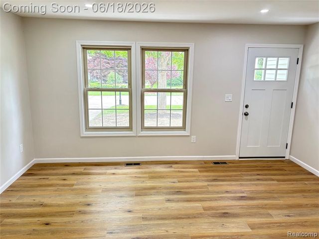 23658 Valley Starr, Novi, MI 48375