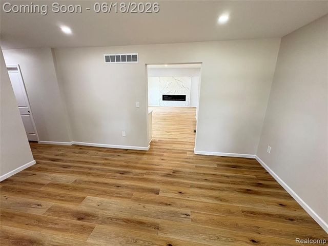 23658 Valley Starr, Novi, MI 48375