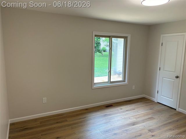 23658 Valley Starr, Novi, MI 48375