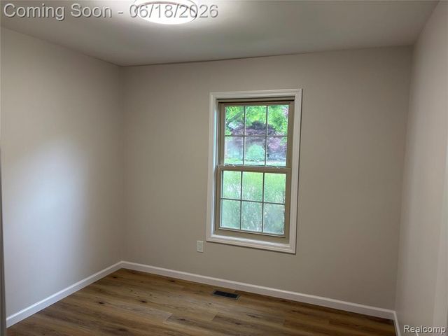 23658 Valley Starr, Novi, MI 48375