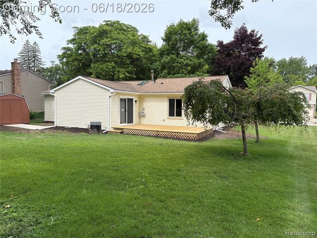 23658 Valley Starr, Novi, MI 48375