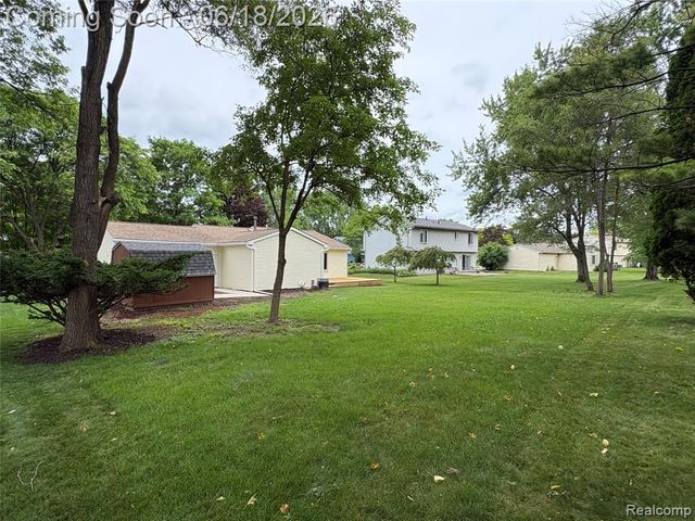 23658 Valley Starr, Novi, MI 48375