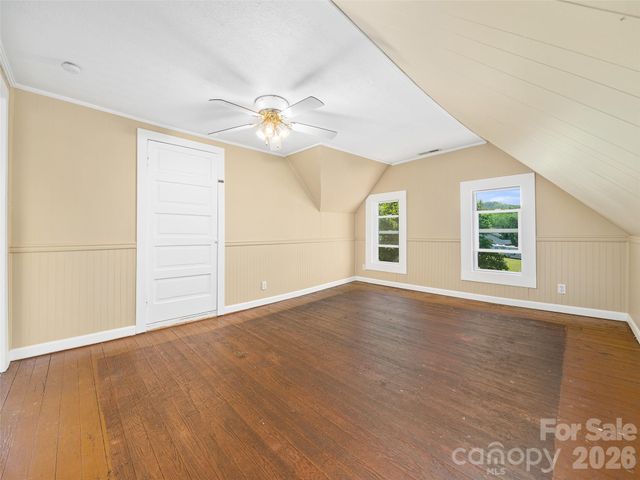 118 Robertson Street, Burnsville, NC 28714
