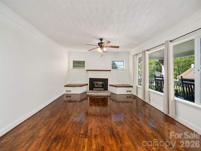 118 Robertson Street, Burnsville, NC 28714