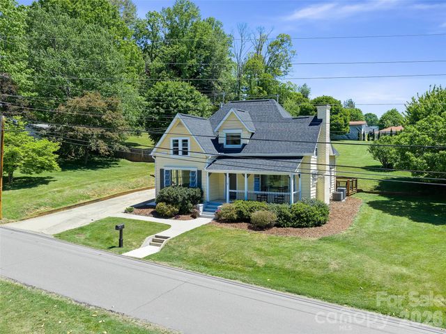 118 Robertson Street, Burnsville, NC 28714