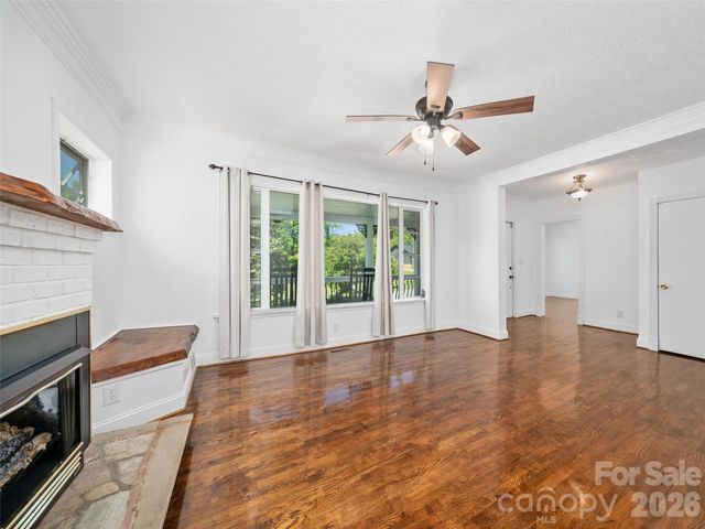 118 Robertson Street, Burnsville, NC 28714