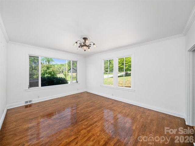 118 Robertson Street, Burnsville, NC 28714