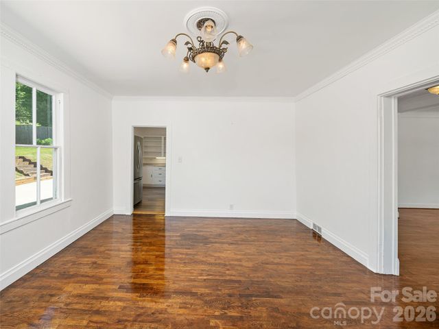 118 Robertson Street, Burnsville, NC 28714