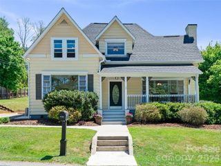 118 Robertson Street, Burnsville, NC 28714