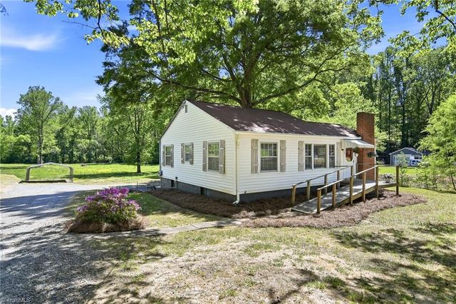 4966 Red Pine Lane, Pfafftown, NC 27040