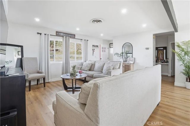 23921 South, Apple Valley, CA 92307