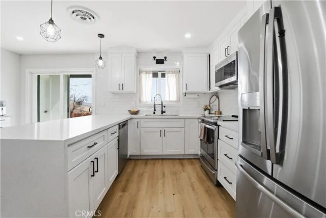 23921 South, Apple Valley, CA 92307