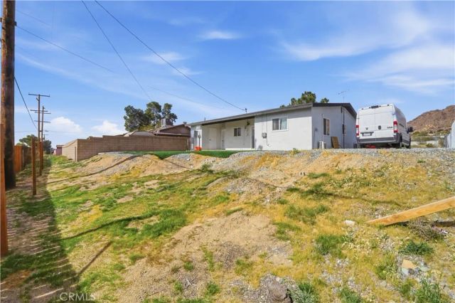 23921 South, Apple Valley, CA 92307