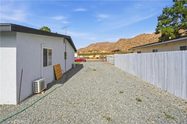 23921 South, Apple Valley, CA 92307