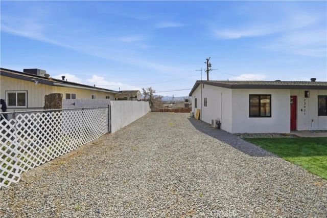 23921 South, Apple Valley, CA 92307