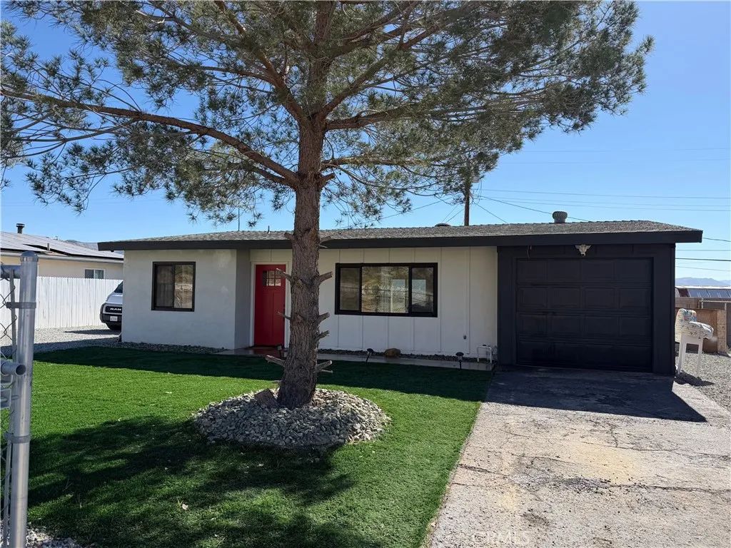 23921 South, Apple Valley, CA 92307