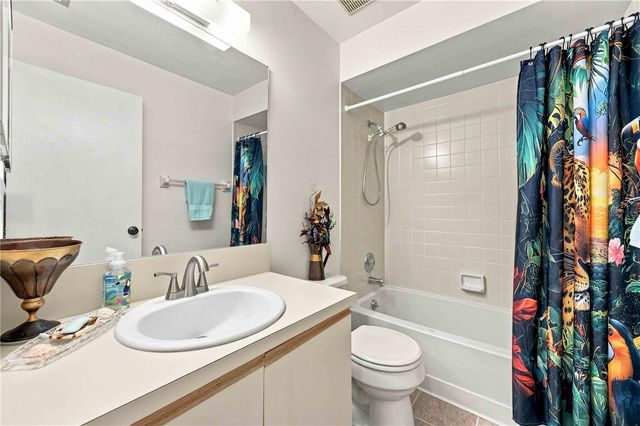 259 FENWICK DRIVE 40, Venice, FL 34285