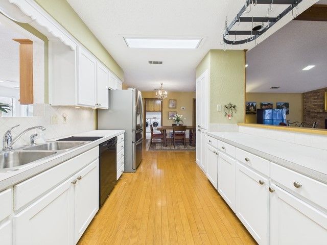 162 1st Oak Drive, Enchanted Oaks, TX 75156