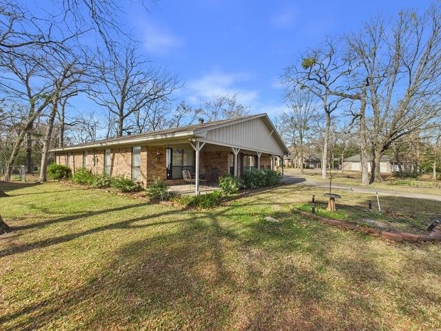 162 1st Oak Drive, Enchanted Oaks, TX 75156