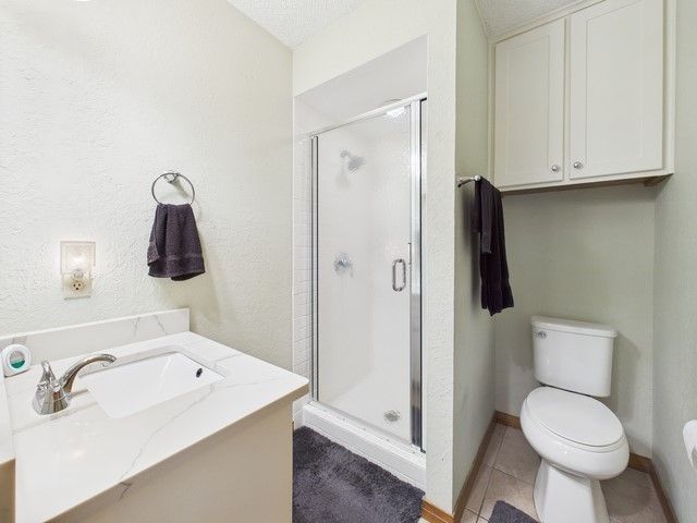 162 1st Oak Drive, Enchanted Oaks, TX 75156