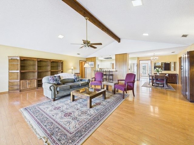 162 1st Oak Drive, Enchanted Oaks, TX 75156