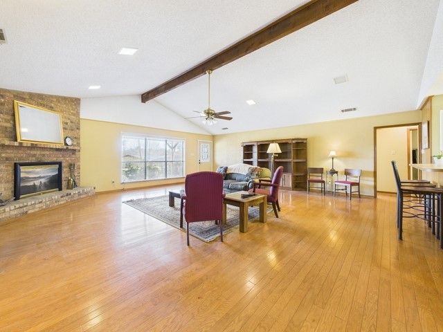 162 1st Oak Drive, Enchanted Oaks, TX 75156