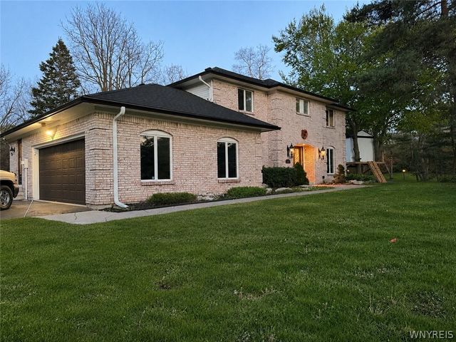 2 Gothic Ledge, Lockport Town, NY 14094