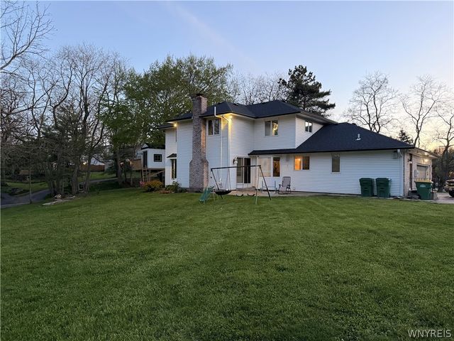 2 Gothic Ledge, Lockport Town, NY 14094