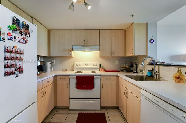 3000 Coral Way 519, Miami, FL 33145