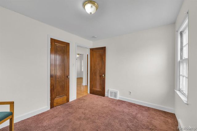 6120 Middlesex Street, Dearborn, MI 48126