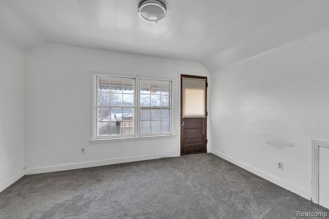 6120 Middlesex Street, Dearborn, MI 48126