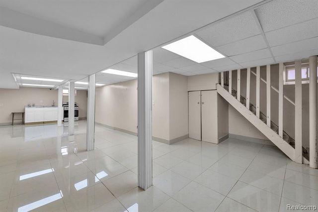 6120 Middlesex Street, Dearborn, MI 48126