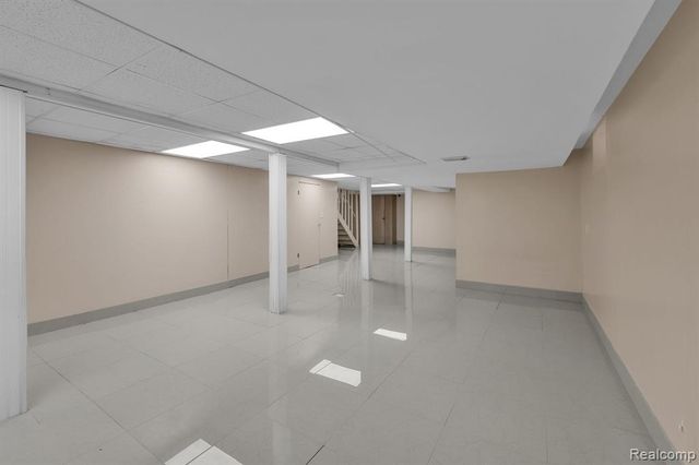 6120 Middlesex Street, Dearborn, MI 48126