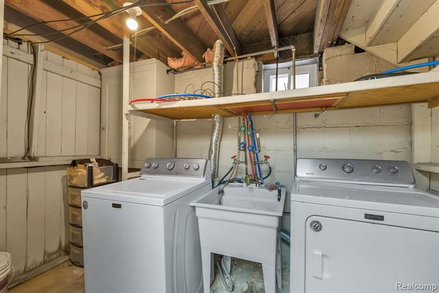 6120 Middlesex Street, Dearborn, MI 48126