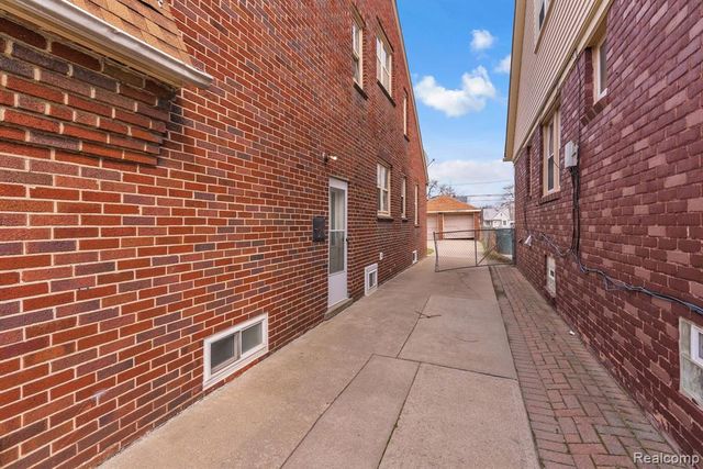 6120 Middlesex Street, Dearborn, MI 48126