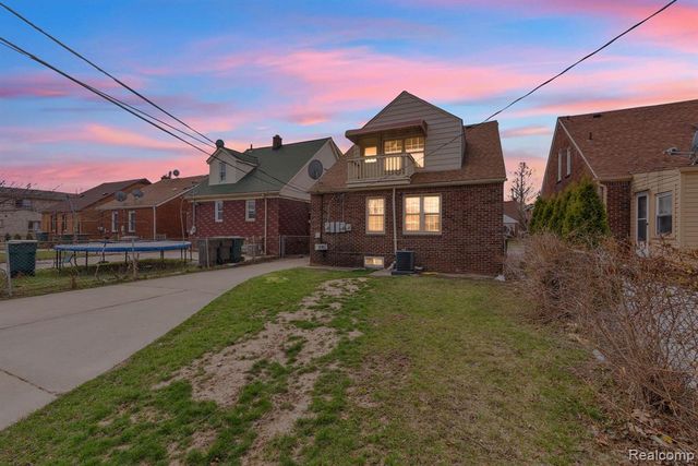 6120 Middlesex Street, Dearborn, MI 48126