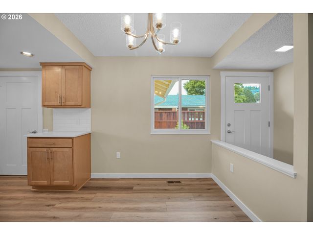 12388 Sw KING GEORGE Dr, Portland, OR 97224