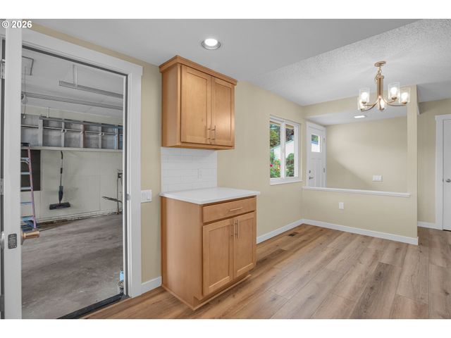 12388 Sw KING GEORGE Dr, Portland, OR 97224