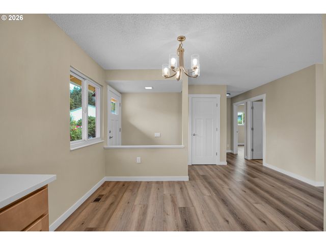 12388 Sw KING GEORGE Dr, Portland, OR 97224