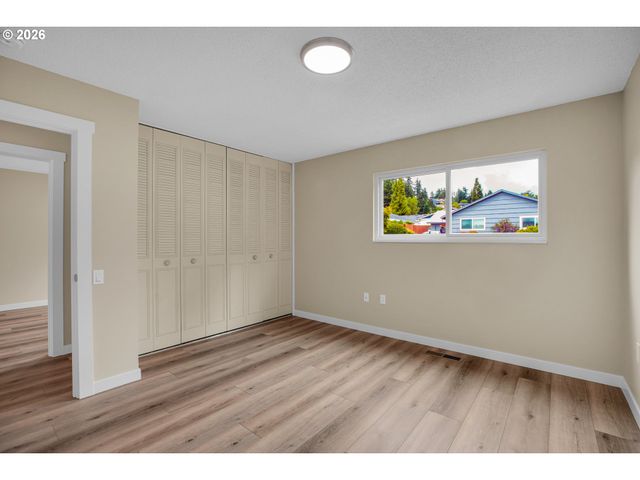 12388 Sw KING GEORGE Dr, Portland, OR 97224