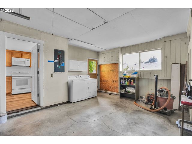 12388 Sw KING GEORGE Dr, Portland, OR 97224