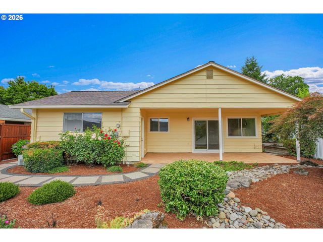 12388 Sw KING GEORGE Dr, Portland, OR 97224