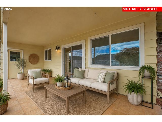 12388 Sw KING GEORGE Dr, Portland, OR 97224